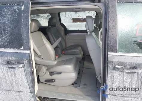 2011 Volkswagen Routan Se z USA, uszkodzony, nr VIN 2V4RW3DG5BR695637